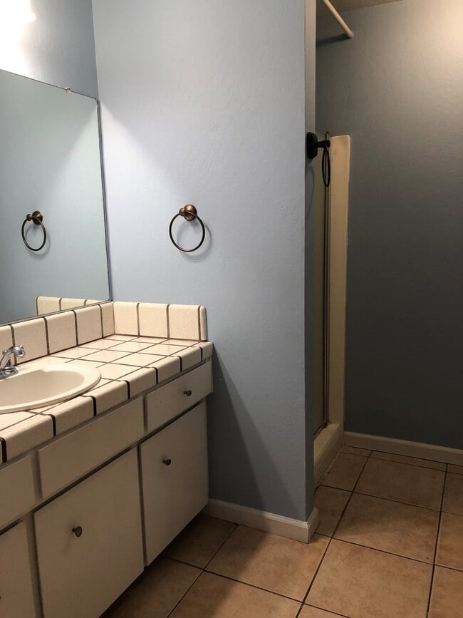 Building Photo - Centrally Located in the Heart of Watsonville!