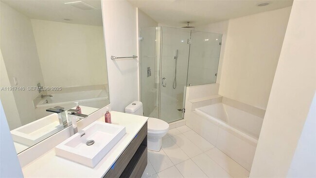 Building Photo - 1100 S Miami Ave