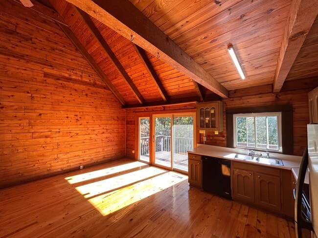 Building Photo - SECLUDED CABIN SANCTUARY!