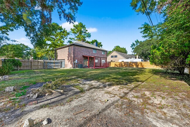 Building Photo - 19735 River Rock Dr