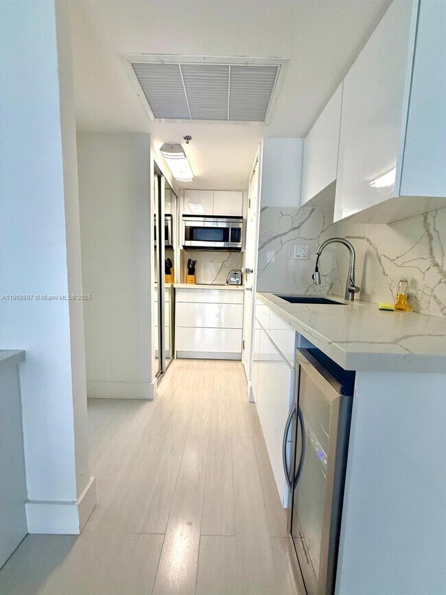 Building Photo - 19201 Collins Ave