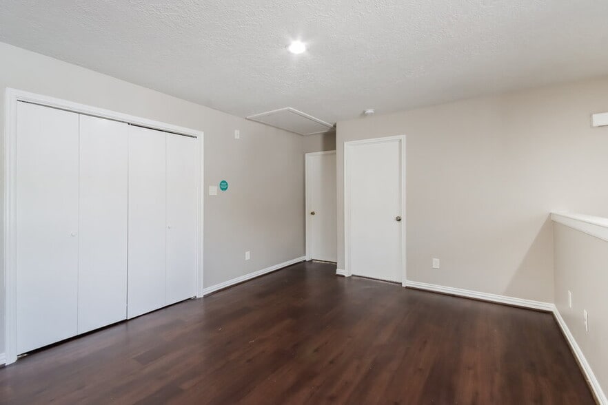 Building Photo - 6407 Crim Ct