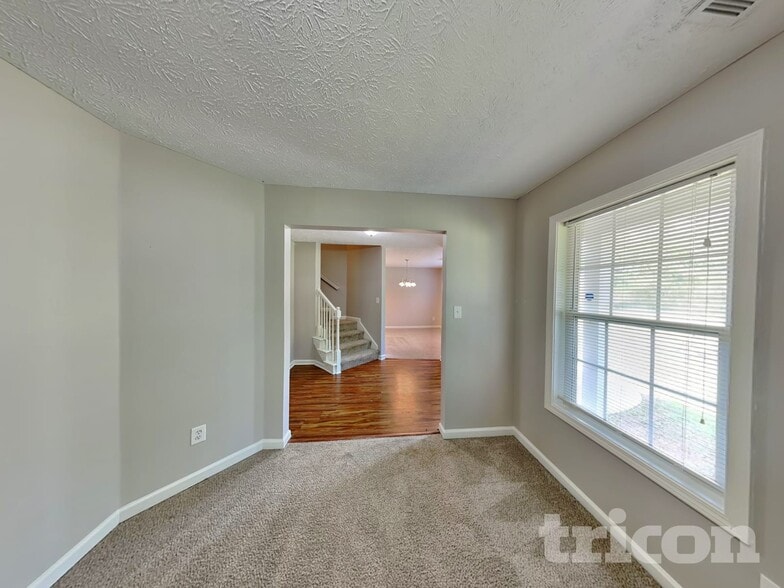 Building Photo - 101 Midland Dr
