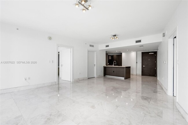Building Photo - 200 Biscayne Blvd Way