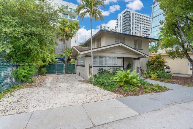 Building Photo - 314 NE 26th Terrace