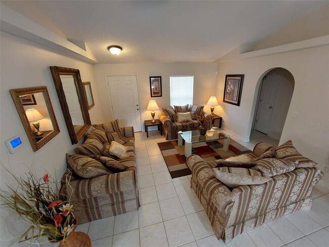 Building Photo - 307 S Oakland Ave