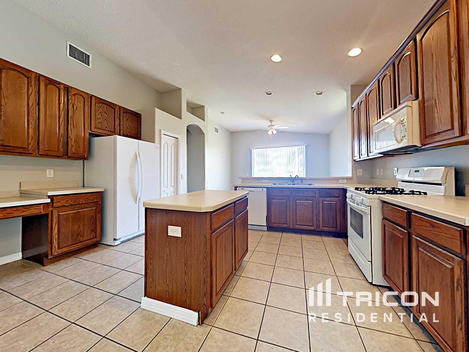 Building Photo - 5112 Clover Mist Dr