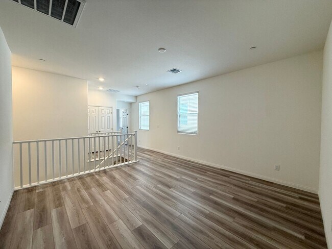 Building Photo - Modern Brand New Summerlin Home with 5 Bedrooms, Loft & Upgraded Finishes