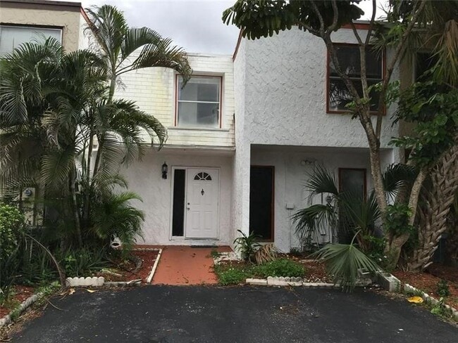 Building Photo - 264 Sunshine Dr