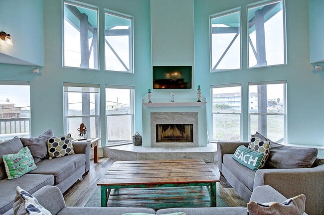 Building Photo - 9 La Playa