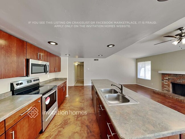 Building Photo - 2201 S Orange