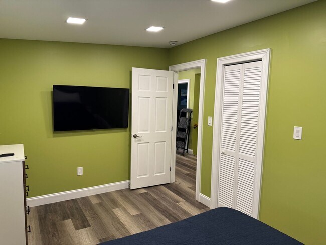 Building Photo - Pet Friendly!!!!