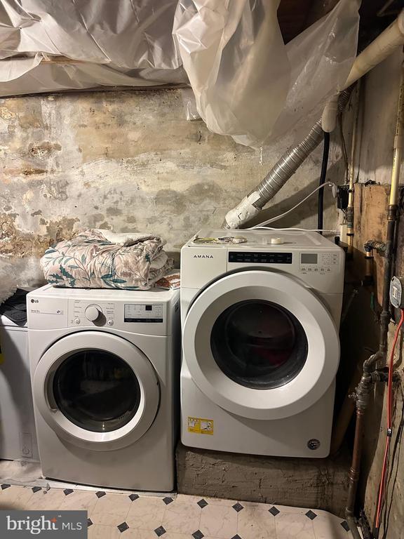 Building Photo - 695 W Kings Hwy