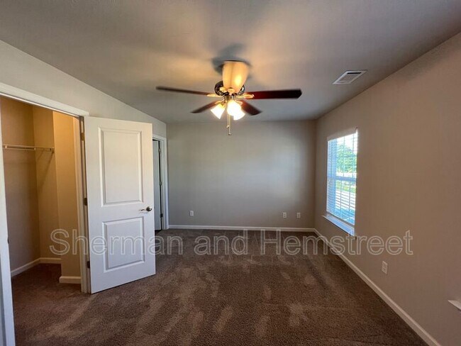 Building Photo - 620 Dobhill Ln