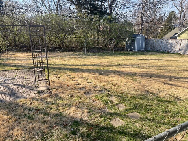 Building Photo - LINDBERGH Schools - Completely Rehabbed 3 BR 2BA Available for rent