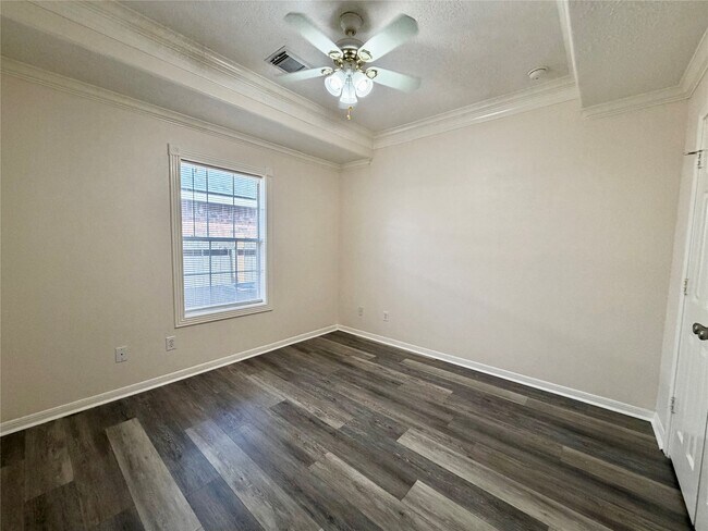 Building Photo - 6650 Roberson St