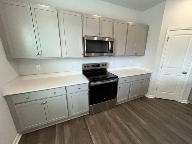 Building Photo - 503 Sandy Holw Dr