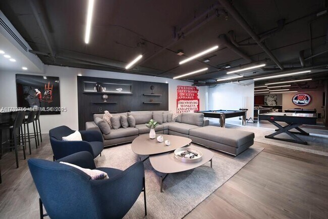 Building Photo - 1100 Biscayne Blvd