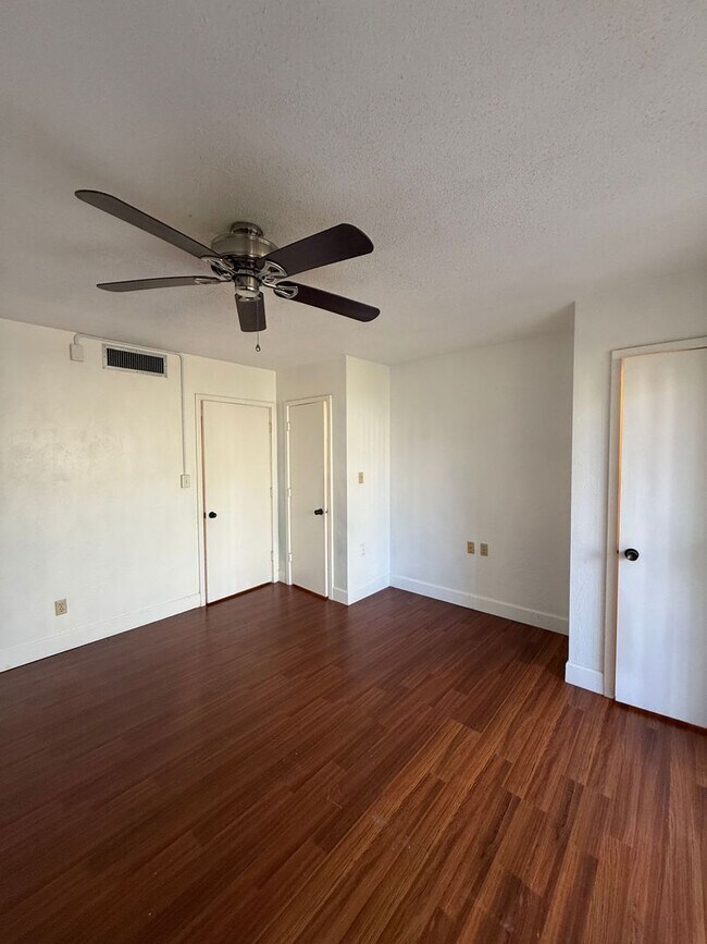 Building Photo - Beautiful 1-bedroom, 1-bath condo located in the Grenelefe community!