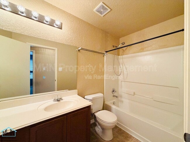 Building Photo - 5630 Sendero Spring