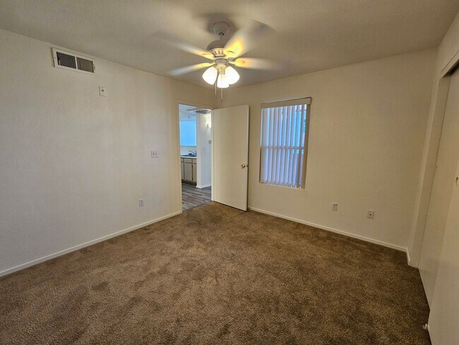 Building Photo - COZY 2 BEDROOM 2 BATH IN GATED SW COMMUNITY!