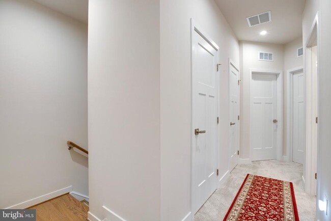 Building Photo - 4468 Sulford Ter