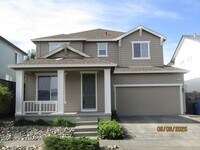 Building Photo - Great 3 bed 2.5 bath single family home in Windsor! Brand New Flooring and Paint!