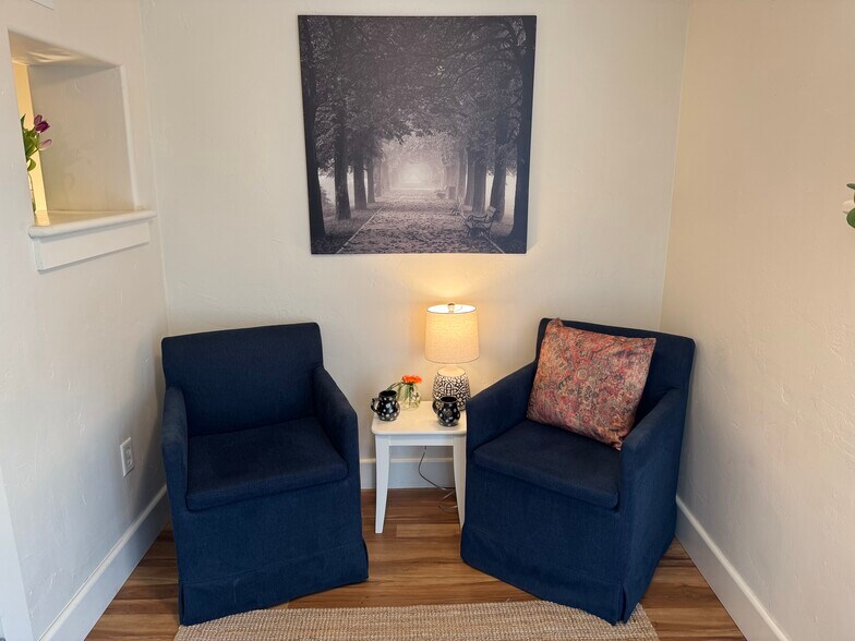 Sitting Area - 165 Terrace St