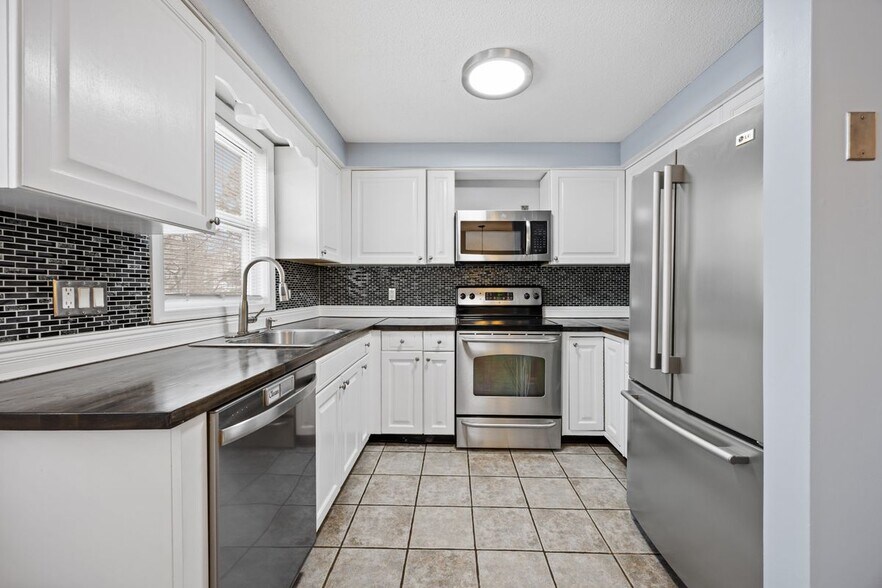 Building Photo - 67 Brentwood Dr