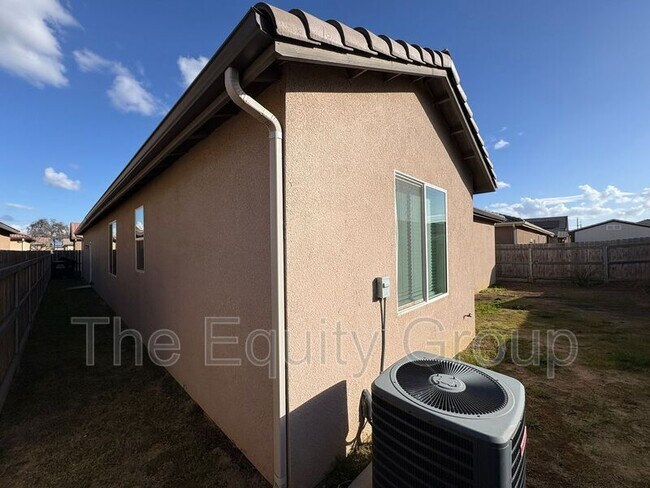 Building Photo - 3215 N Kent St