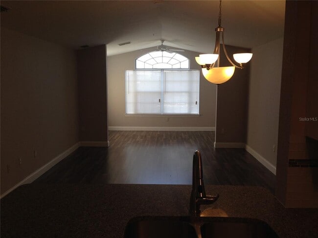 Building Photo - 3373 S Kirkman Rd