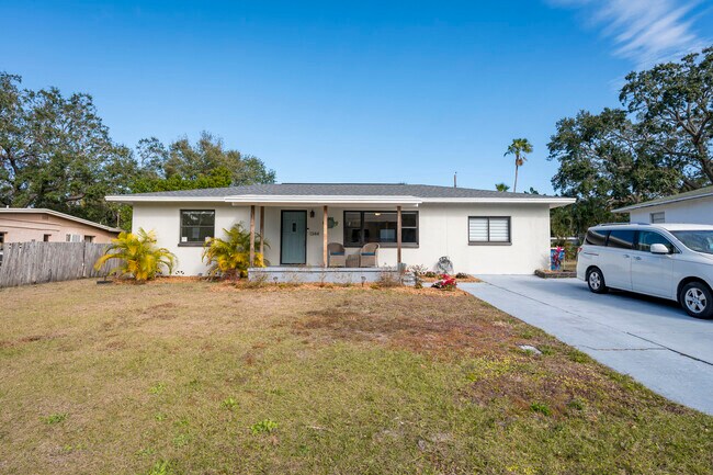 Building Photo - 1344 Springdale St