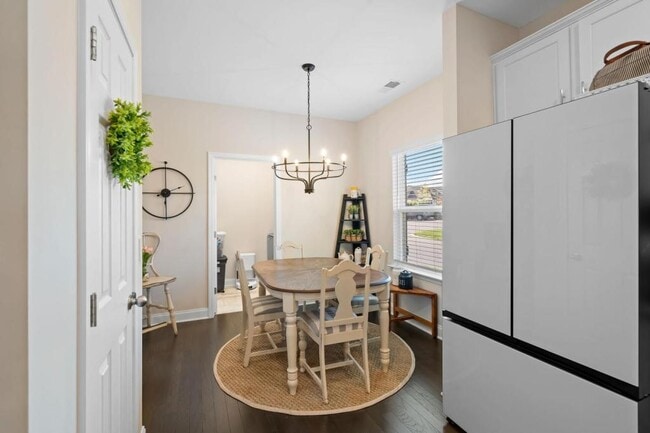 Building Photo - 722 Hahn Ct