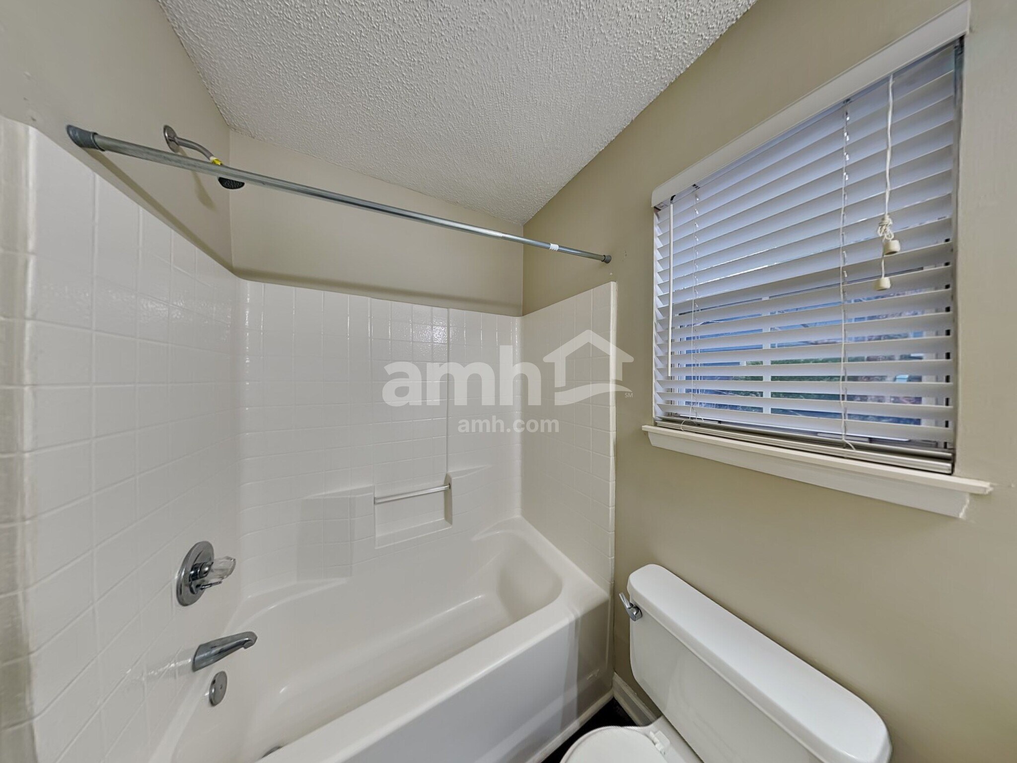 Building Photo - 16518 Amber Field Dr