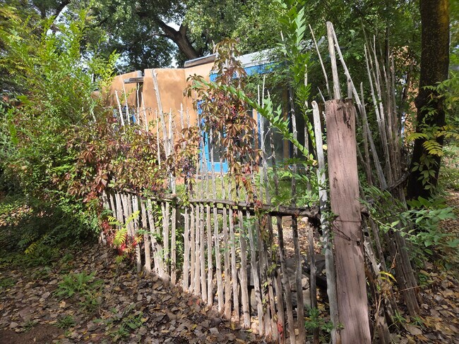 Building Photo - 20 Rancho Ancon Ln