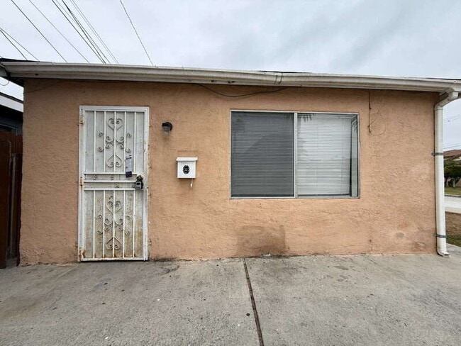 Building Photo - 14041 Orizaba Ave