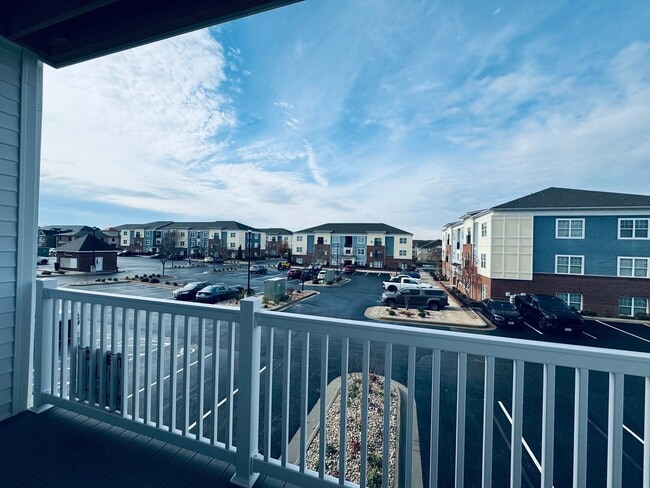 Building Photo - THE CROWN AT CORNERSTONE - EXTRA LARGE UNIT