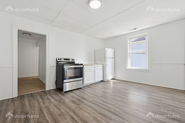 Building Photo - 17 Wachusett St