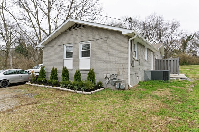 Building Photo - 6309 Thunderbird Dr