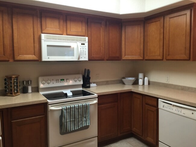 Building Photo - Beautiful Condo in Desirable Saddleback Ridge