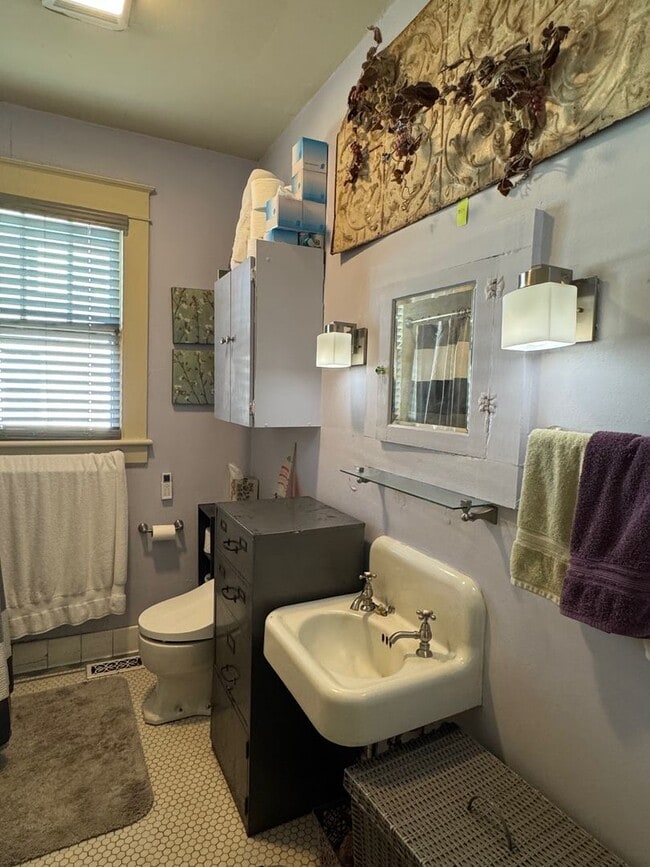 Building Photo - 4 Dixie Trail