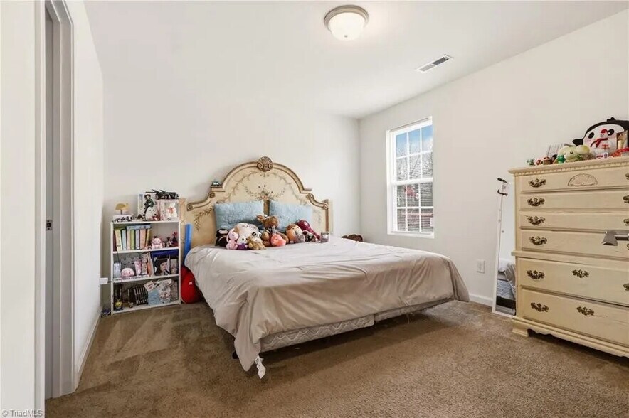 Building Photo - Room in House on Ransom Trace Ct