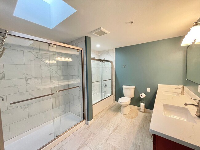 Building Photo - 15313 15th Ave NE