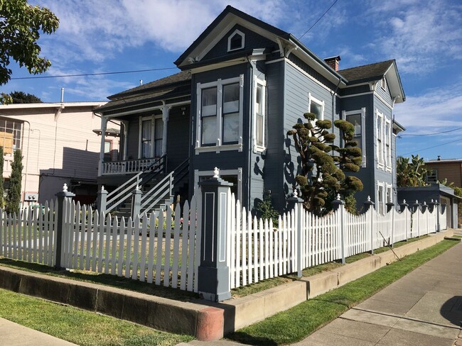 Building Photo - 730-732 Pacific Ave