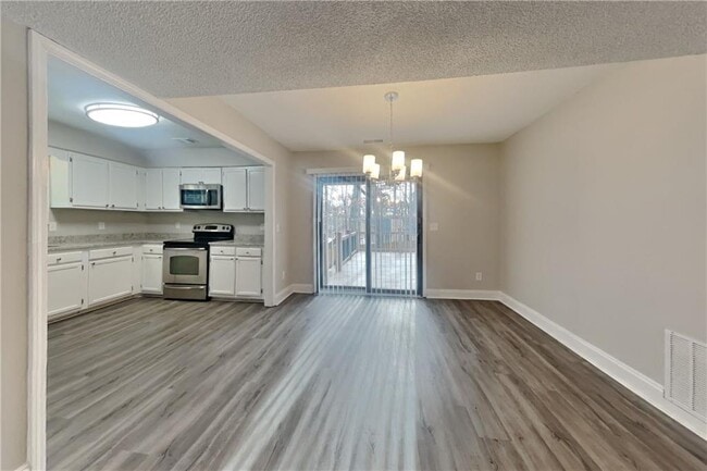 Building Photo - 320 Parsons Branch