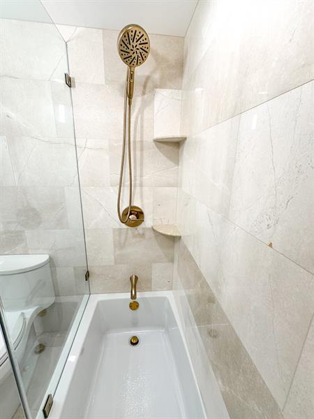 Building Photo - 4800 Bayview Dr