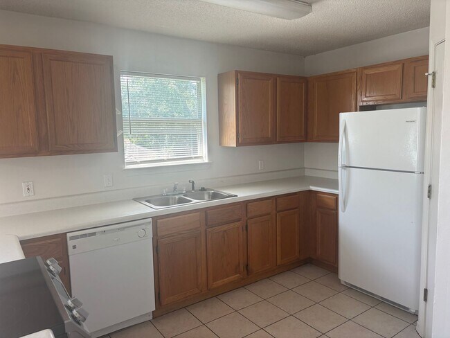 Building Photo - 567 Florosa Ct