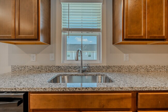 Building Photo - 113 Filly Ln