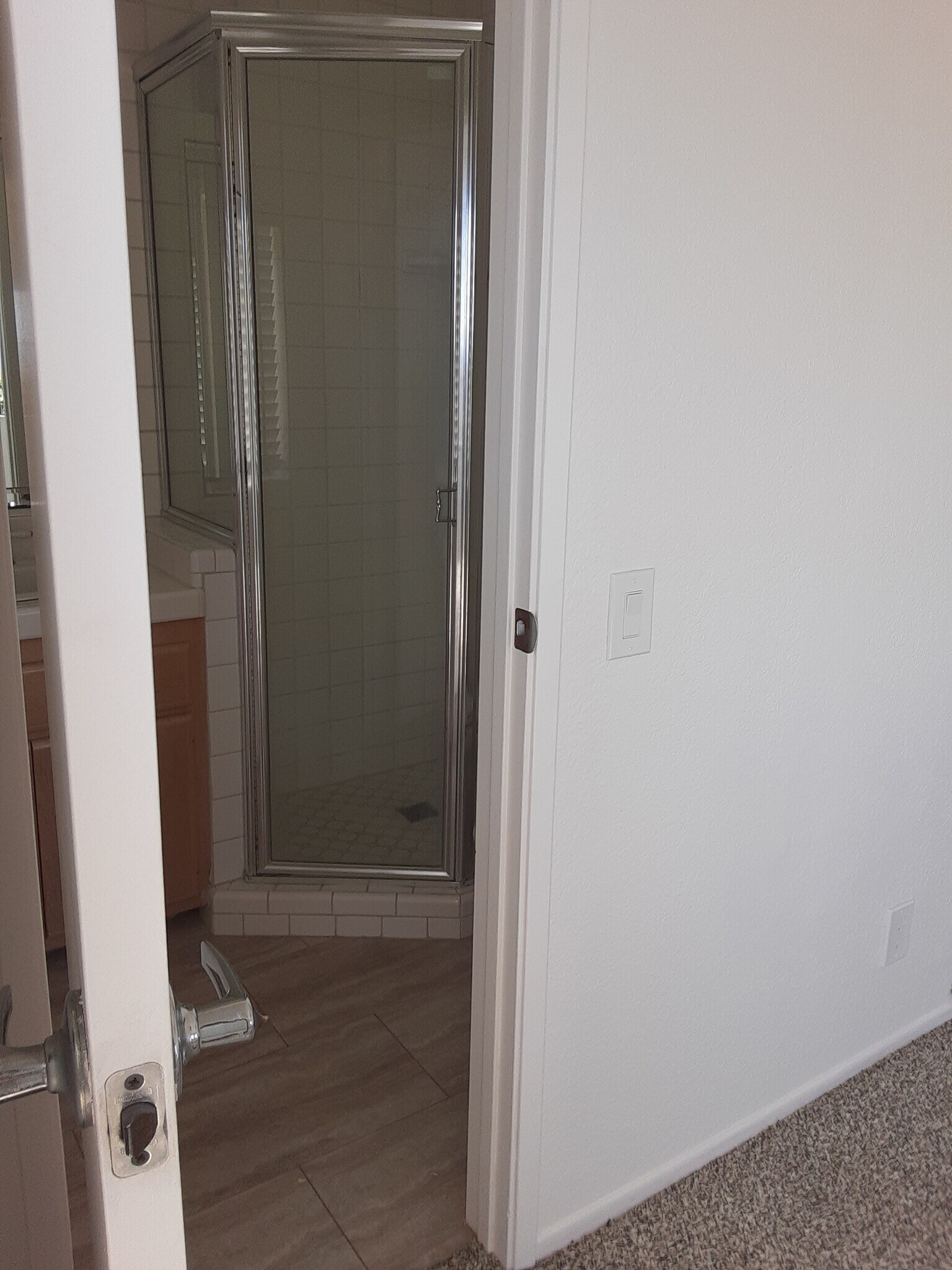 Master bath - 512 Geneva Ave