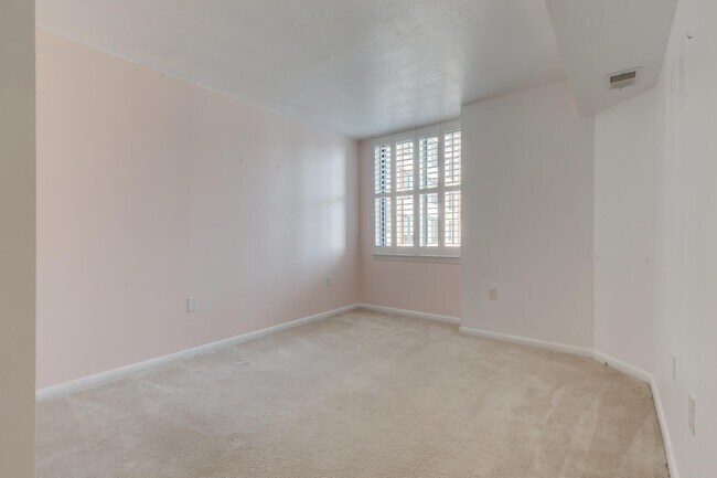 Building Photo - 851 N Glebe Rd